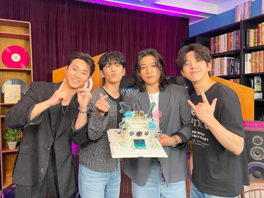 Lirik Romanisasi dan Terjemahan Dream Bus, Melaju Dalam Bus dan Menggapai Impian Bersama DAY6