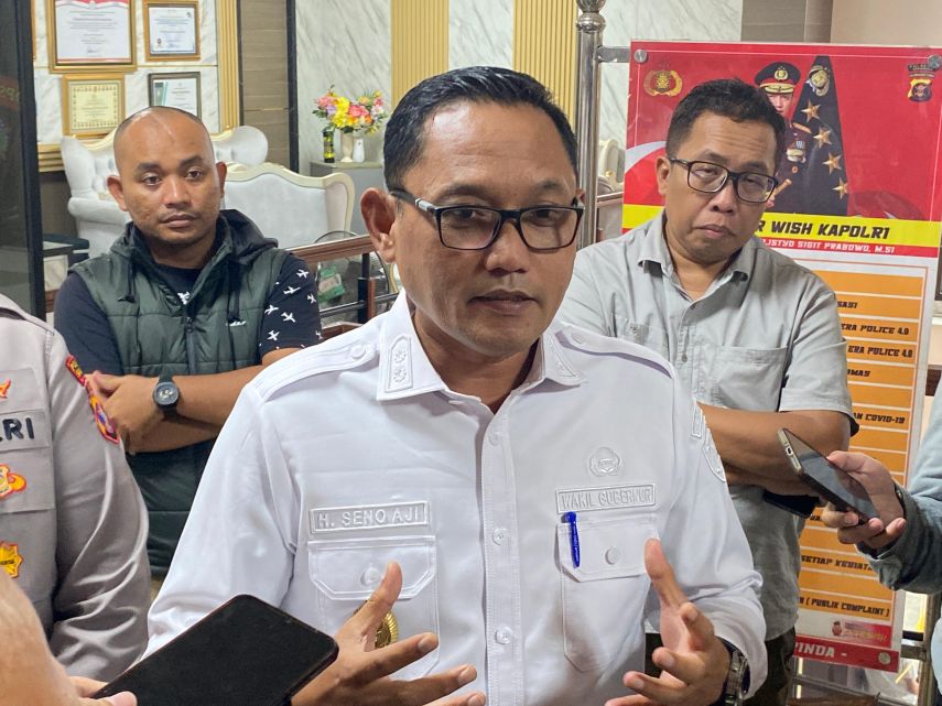 Wagub Seno Aji Beri Dukungan Moril untuk 4 Mahasiswa Tersangka Kasus Molotov