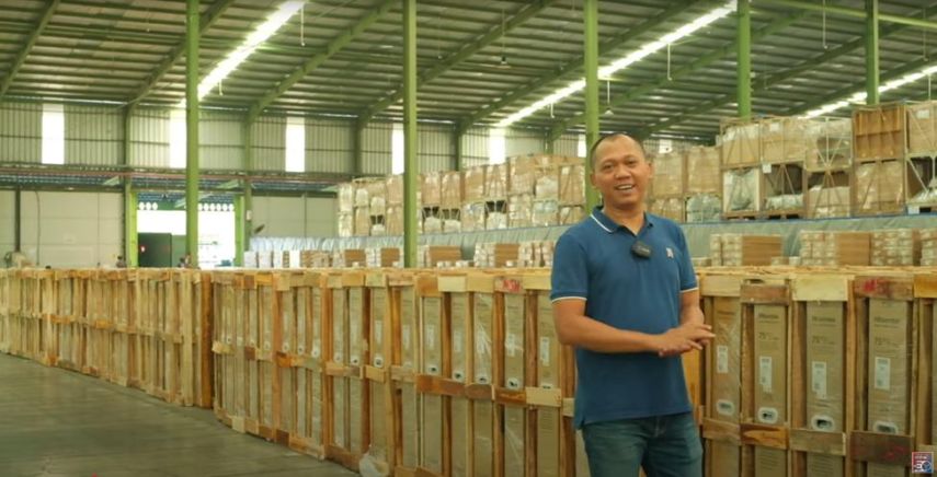 Distribusi Smart Board: SNG Cargo Pastikan Pengiriman Aman hingga ke Sekolah Terpencil