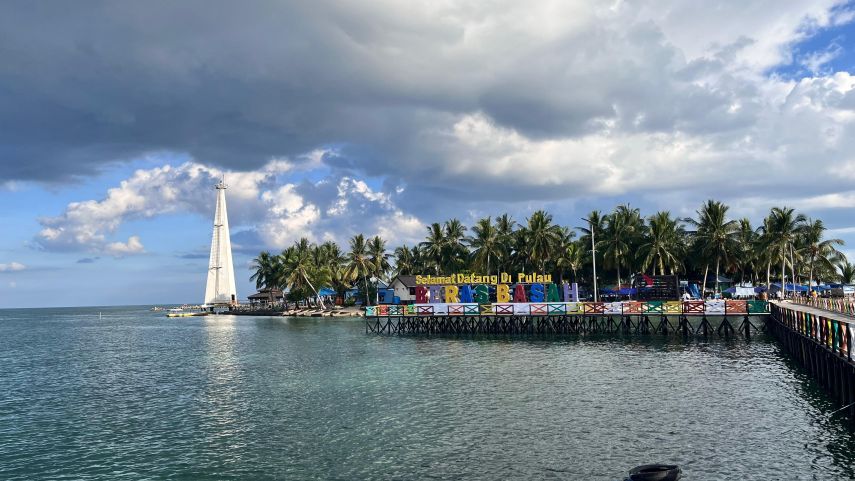 BPBD Bontang Pasang Plang Keselamatan di Pulau Beras Basah, Ajak Wisatawan Lebih Waspada