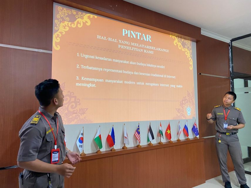 Sentuhan AI di Tangan Pelajar SMAN 10 Samarinda, Rancang Galeri Digital Batik Kalimantan