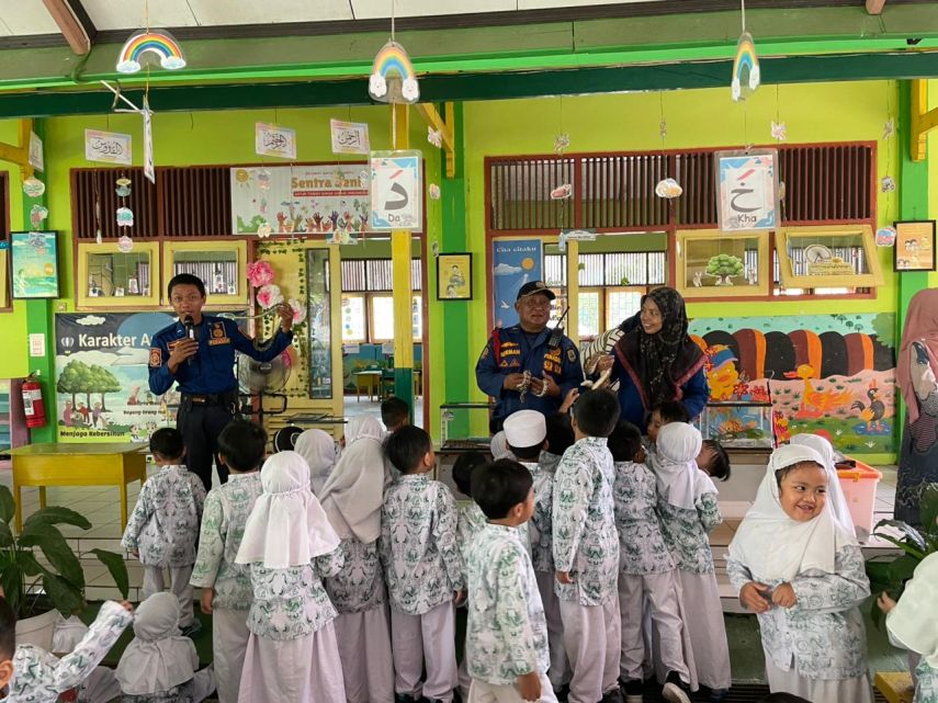 Disdamkartan Bontang Edukasi Siswa TK Yabis Soal Penanganan Binatang Berbisa