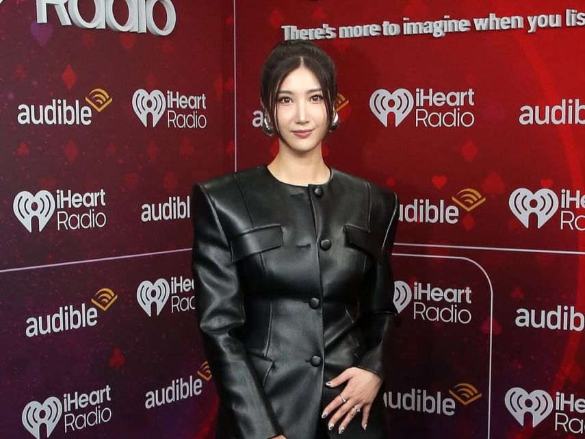 Pengisi Suara Rumi di KPop Demon Hunters Debut Solo! Ini Lirik dan Terjemahan In Another World - EJAE