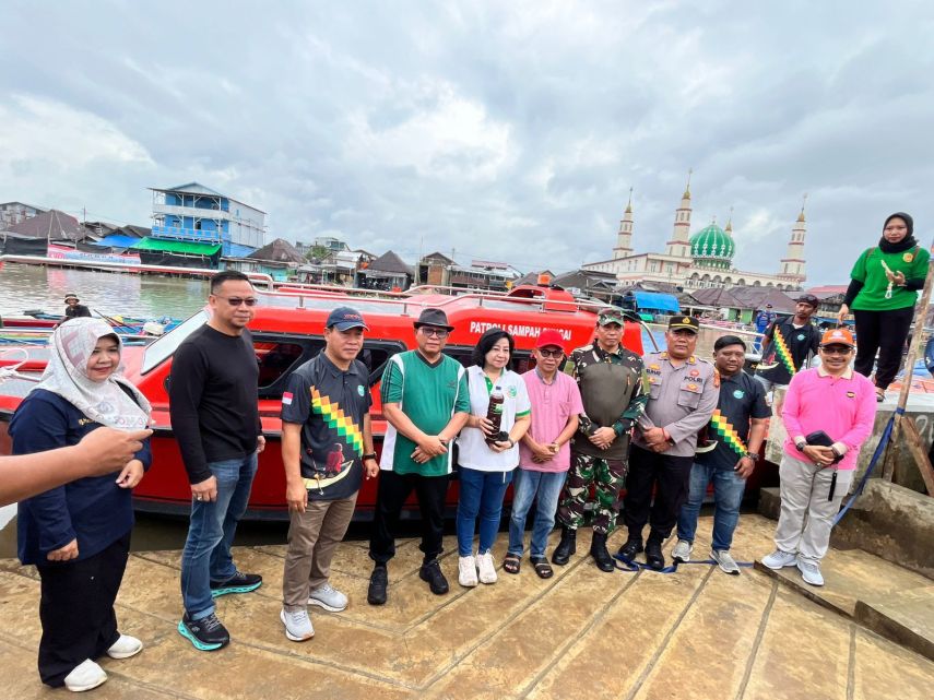 Upaya Pulihkan Sungai Karang Mumus, Pemkot Samarinda Luncurkan Kapal Patroli Sampah