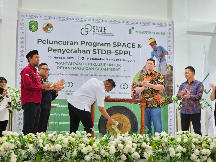 Enam Hari Jelajahi Wilayah Hulu, Kadis PMD Dampingi Bupati Kukar Aulia Rahman Basri Pantau Program 