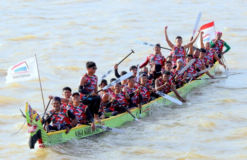 Bupati Berau Dorong Lomba Perahu Panjang Jadi Event Nasional