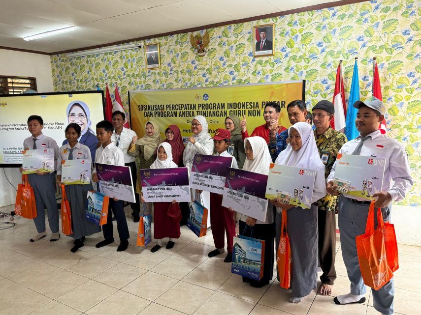 Komisi X DPR RI Dorong Perluasan PIP dan Kenaikan Insentif Guru Non-ASN