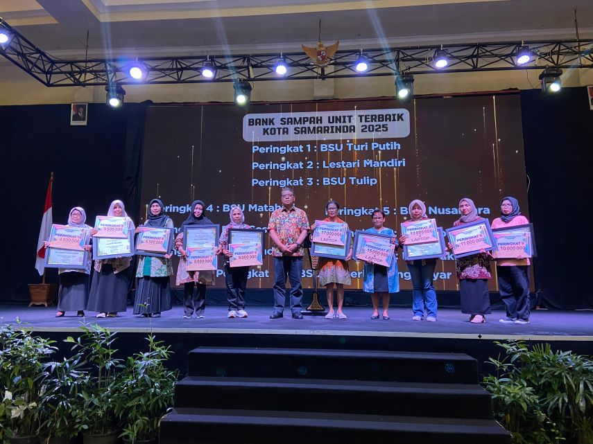 DLH Samarinda Anugerahkan Bank Sampah Terbaik 2025, Dorong Semangat Warga Kelola Sampah Bernilai Ekonomi