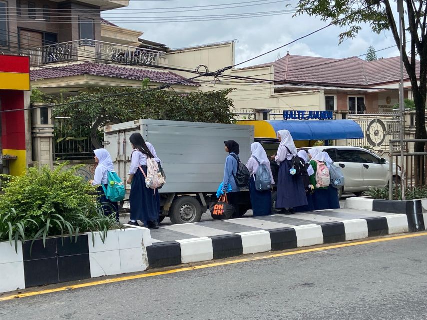 Keresahan Orangtua dan Pelajar di Kawasan Juanda, Butuh Penyeberangan Aman Segera