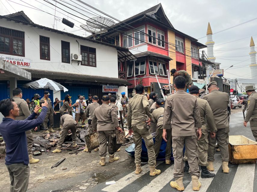 Jelang Peresmian, Satpol PP Samarinda Sapu Bersih PKL Melanggar di Sekitar Kawasan Pasar Pagi