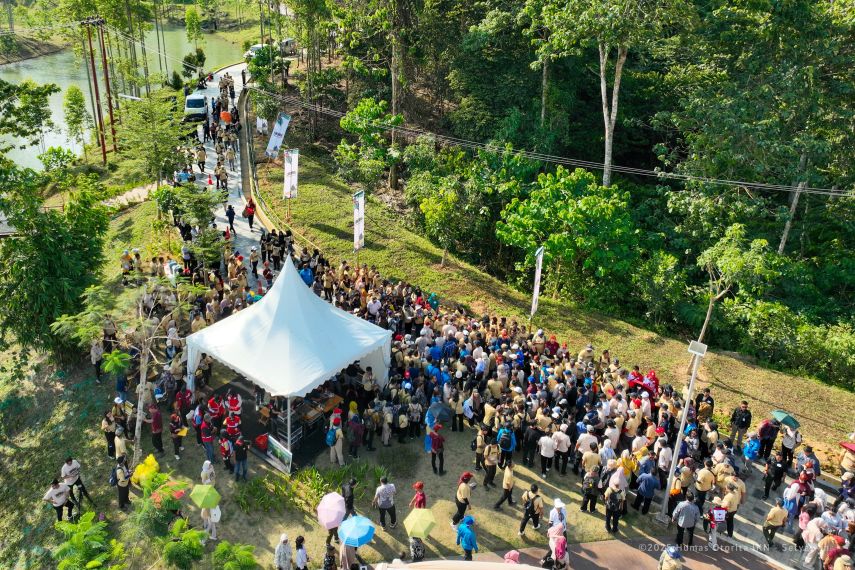 IKN Pecahkan Rekor MURI, 1.486 Warga Tanam Kopi Liberika di DAS Sanggai