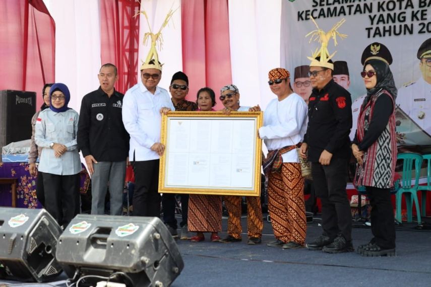 Kutai Lawas Sumping Layang Desa Kedang Ipil Ditetapkan sebagai Masyarakat Hukum Adat