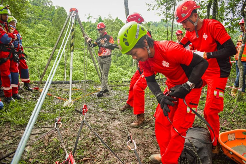 Latihan Slope Rescue, Disdamkartan Tegaskan Penguatan Keterampilan Petugas