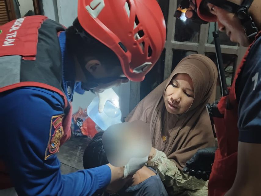 Tim Medis Disdamkartan Respons Cepat Laporan Darurat Anak Terluka