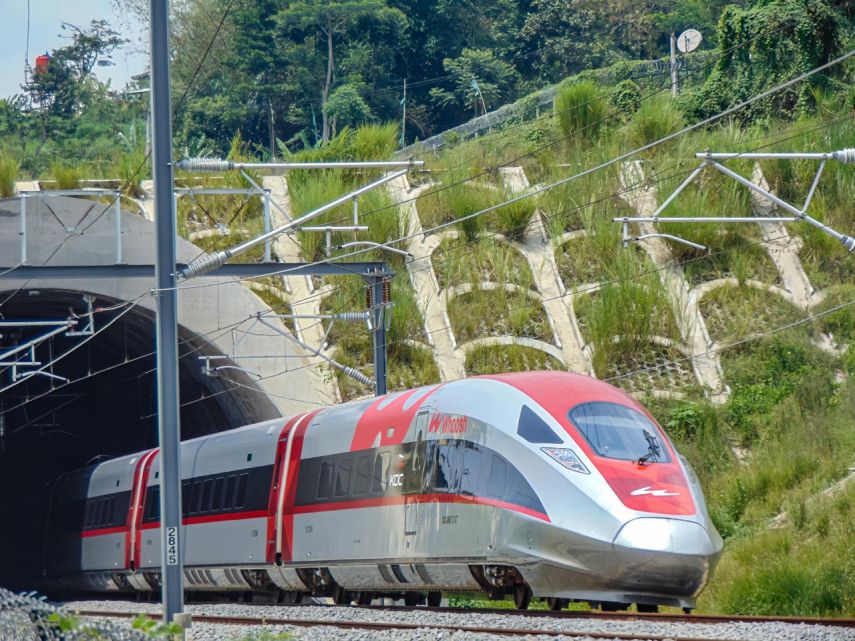 Prabowo Siapkan Rp 1,2 Triliun per Tahun Bayar Utang Whoosh, Sumbernya dari Uang Koruptor!