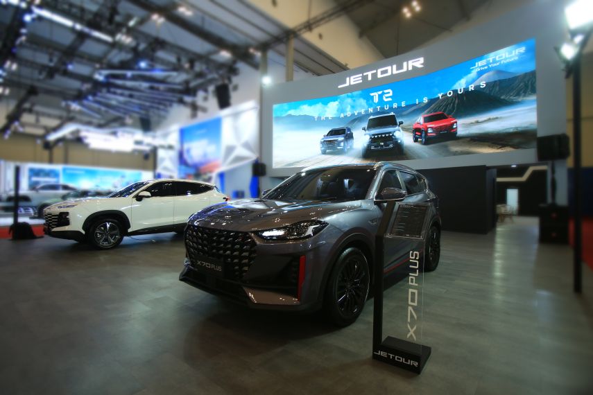 JETOUR Pamer DASHING dan X70 Plus di GJAW, Tawarkan SUV Keluarga Premium dengan Garansi Mesin 10 Tahun