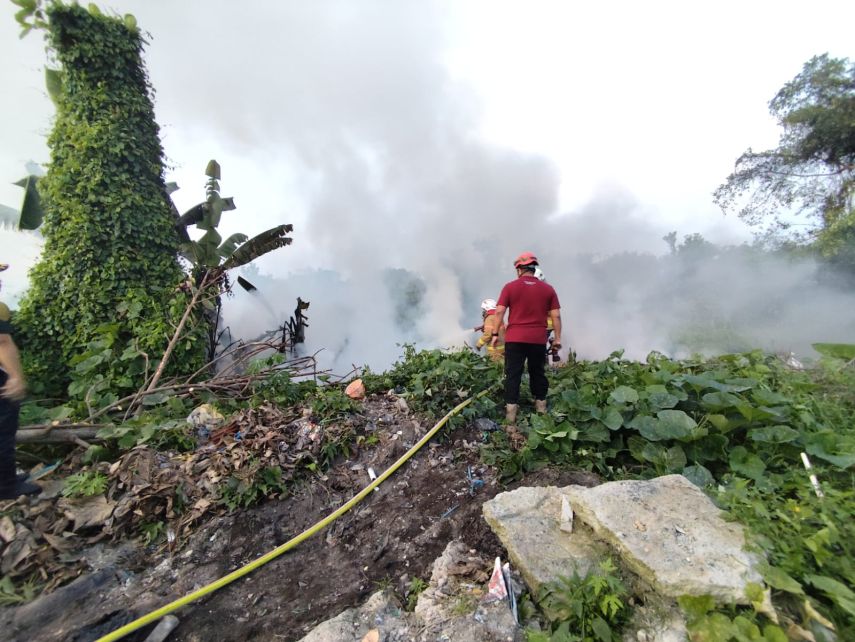 Kerja Sama BPBD dan Disdamkartan Redam Kebakaran Lahan di Pisangan