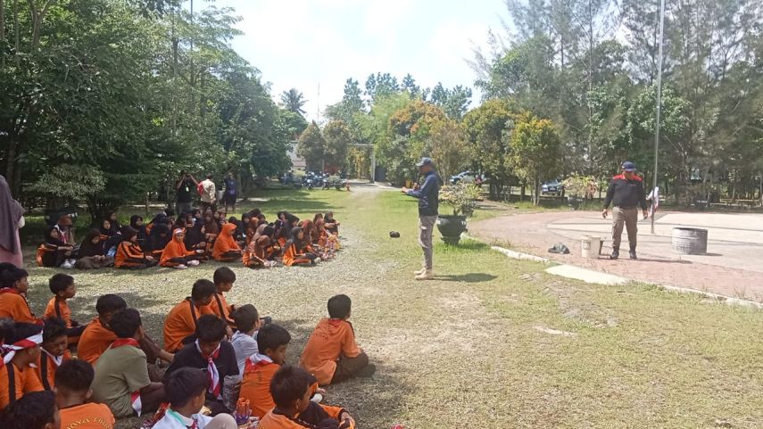 Disdamkartan Bontang Beri Edukasi Keselamatan pada Kegiatan Kemah Ukhuwah SDIT Cahaya Fikri