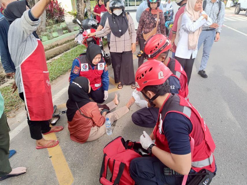 Terima Laporan Kecelakaan, Disdamkartan Bontang Bantu Korban Antar ke RSUD Taman Husada