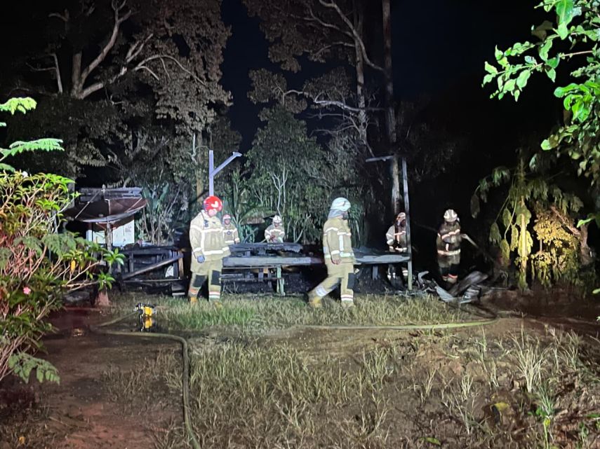 Kebakaran Rumah di Teluk Pandan, Damkar Bontang Berhasil Padamkan Api Tanpa Korban