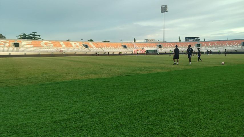 Rumput Stadion Segiri Dikeluhkan, Disporapar Ambil Alih Perawatan: Biaya Tembus Rp30 Juta per Bulan