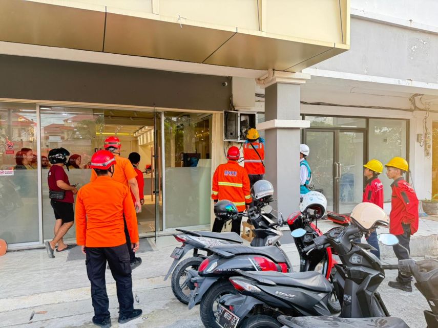 Korsleting Panel Listrik Picu Kebakaran Kecil di Klinik Natasha, BPBD Lakukan Penanganan Cepat