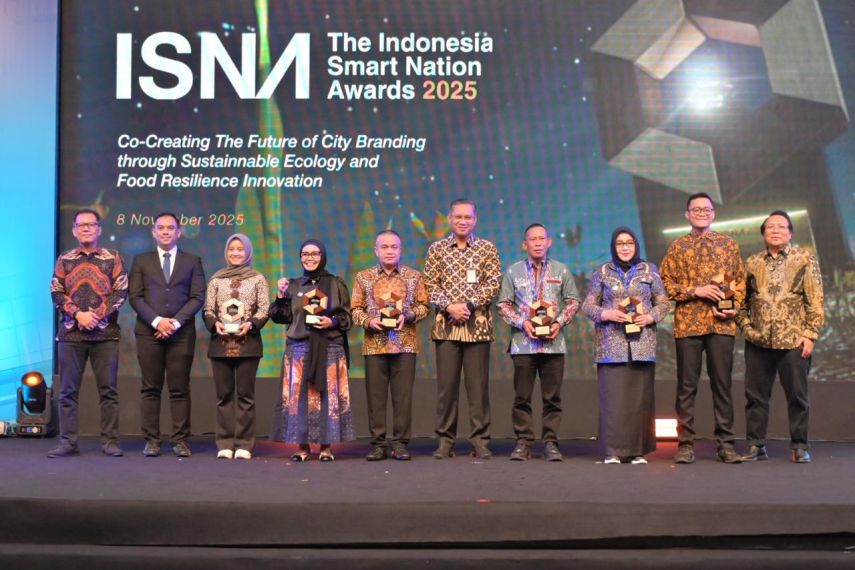 Dinilai Berhasil Kembangkan Tata Kelola Berbasis Teknologi dan Berkelanjutan, Bontang Sabet Penghargaan Indonesia Smart Nation Award 2025