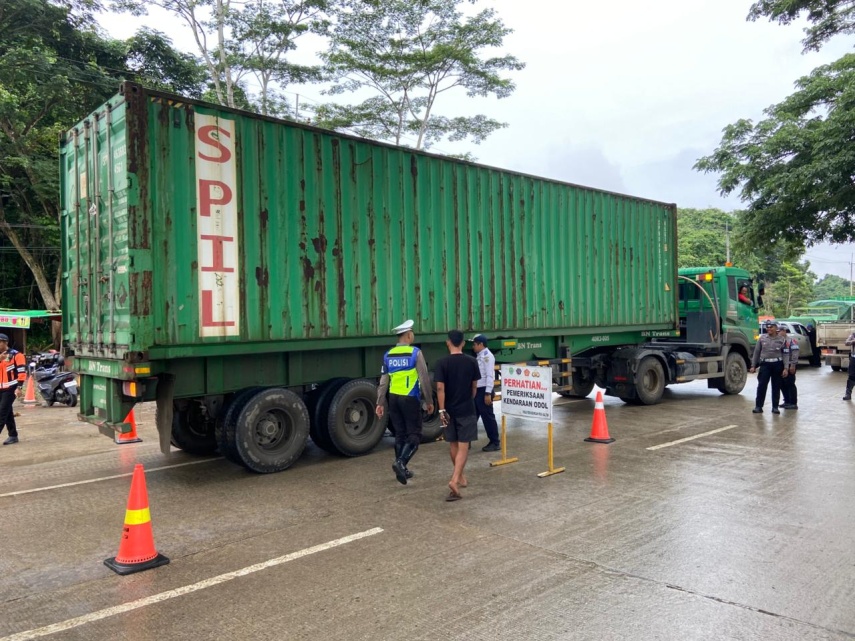 Dishub Kaltim Tertibkan Truk ODOL di Palaran, Keselamatan Lalu Lintas Jadi Fokus Utama