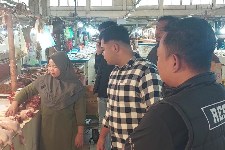 Tipidter Polres Berau Sidak Ritel Modern dan Pasar Rakyat, Harga dan Stok Bahan Pokok Pada Natal 2025 Aman