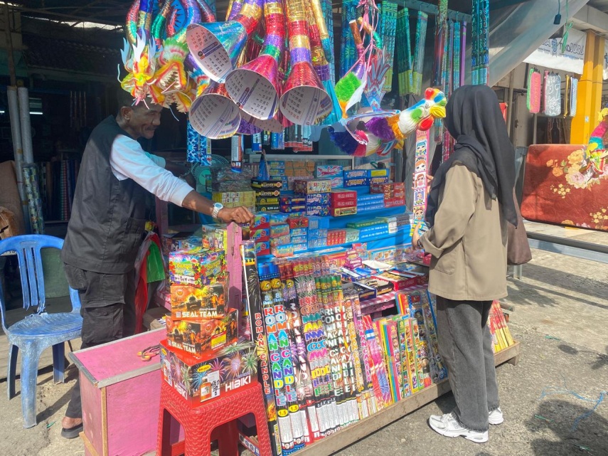 Imbas Larangan Perayaan Kembang Api Tahun Baru, Omzet Penjualan Pedagang Samarinda Anjlok