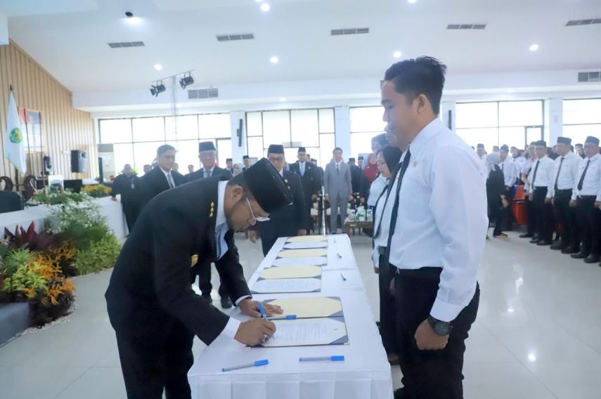 Wujudkan Birokrasi Profesional, Gubernur Kaltim Rudy Mas'ud Lantik 1.148 ASN Jabatan Fungsional