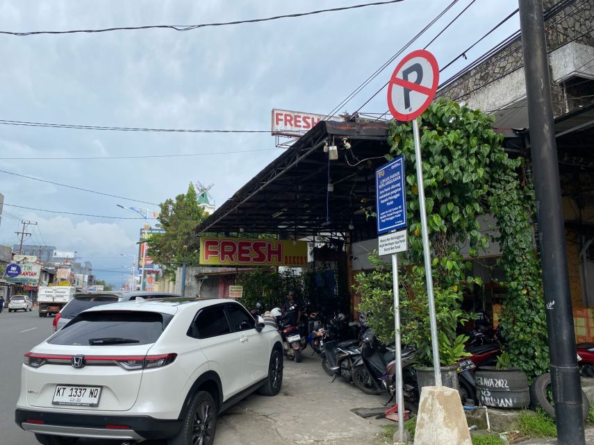 Plang Kontradiktif di Jalan Imam Bonjol Samarinda Buat Bingung, Warga Tagih Penjelasan Dishub