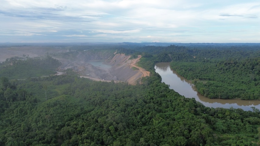 Polemik Lubang Tambang PT SBE di DAS Kelay: JATAM Sebut Bom Waktu, Dinas ESDM Kaltim dan Perusahaan Pastikan Mitigasi Geoteknik Aman