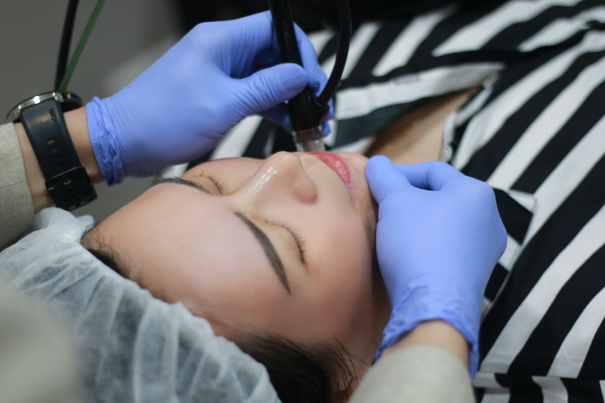 Pendekatan Menyeluruh Miracle Aesthetic Clinic, Tangani Hiperpigmentasi Kulit Pelanggan Indonesia