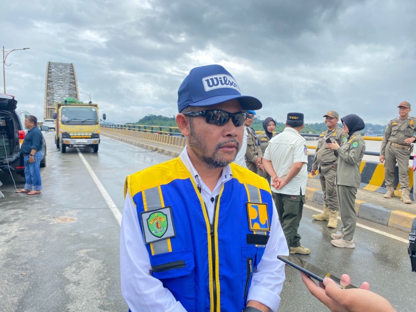 Ditabrak Tongkang Tiga Kali, PUPR Kaltim Uji Beban di Beberapa Titik Jembatan Mahulu