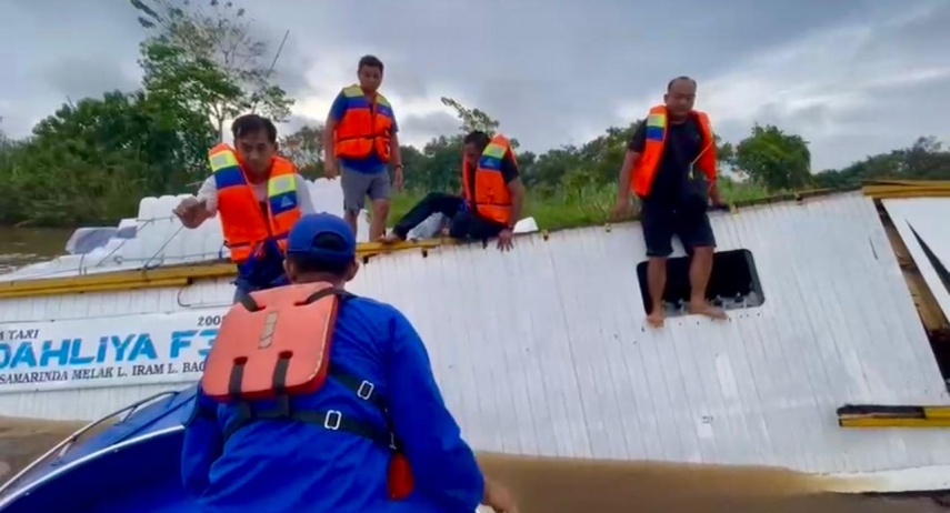 Kapal KM Dahlia F3z Tujuan Melak Tenggelam di Perairan Ulaq Besar Desa Rantau Hempang