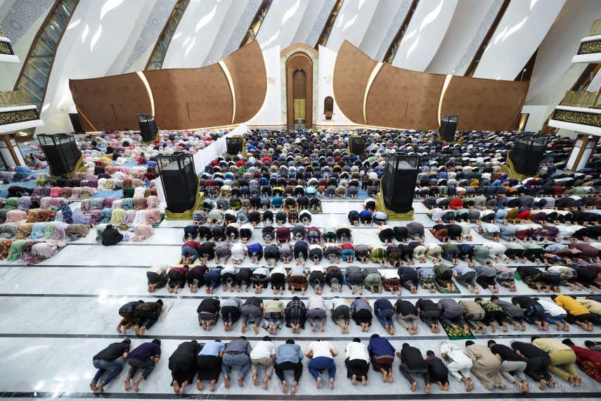Suasana Syahdu Tarawih Perdana di IKN, Satukan Warga, Hidupkan Ruang Ibadah Nusantara