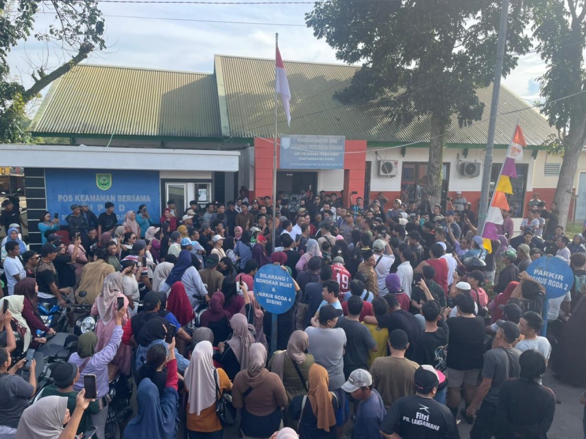 Pedagang Pasar Sanggam di Berau Unjuk Rasa Tolak Parkir Elektronik, UPT dan Kadis Kompak Hemat Bicara