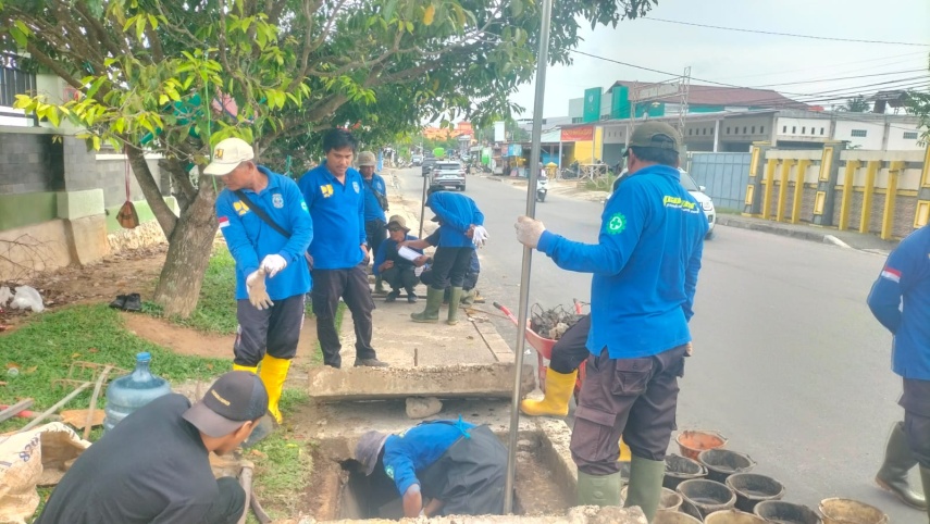 Kurangi Risiko Banjir, Panbers PUPR Bontang Normalisasi Saluran di Tanjung Limau