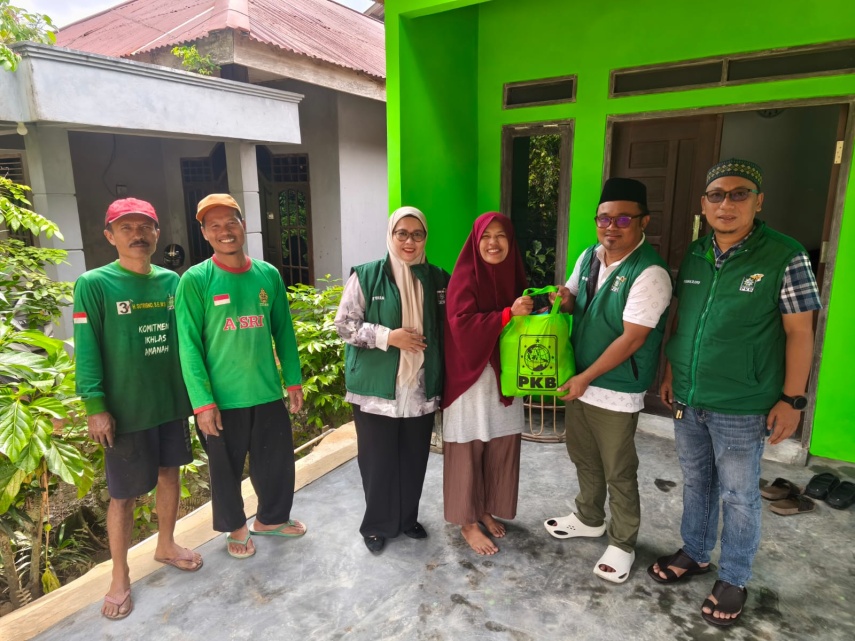 Jelang Lebaran, PKB Bontang Bagikan Sembako ke Warga Kurang Mampu di 15 Kelurahan