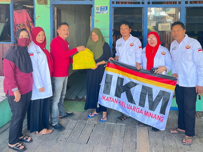 Pererat Solidaritas di Bulan Ramadan, IKM Bontang Salurkan Bantuan Sembako