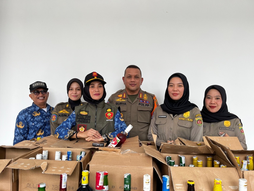 Toko Kelontong di Jalan Imam Bonjol Tertangkap Tangan Jual Miras, Satpol PP Samarinda Sita 300 Botol Berbagai Merk