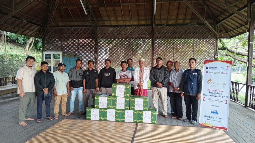 Rayakan Ramadan, LMI dan MTTG Salurkan 100 Bingkisan untuk Pekerja Telkom Balikpapan
