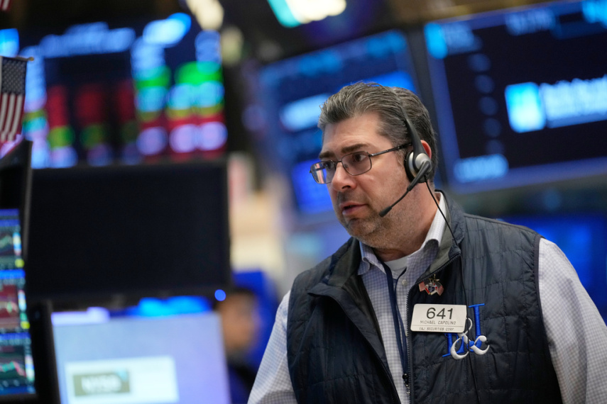US stocks give back some of the rally sparked by Trump's talk of negotiations with Iran