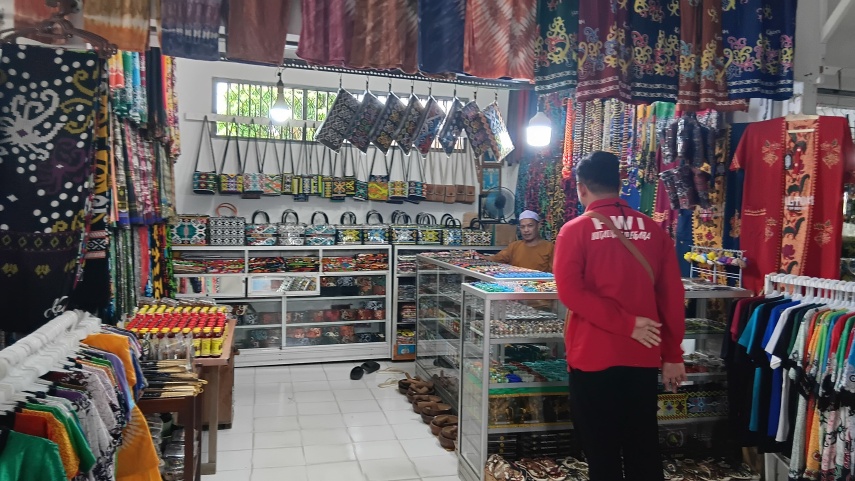 Libur Lebaran 1447 H, Penjualan Souvenir di Museum Mulawarman Tenggarong Melonjak Tiga Kali Lipat