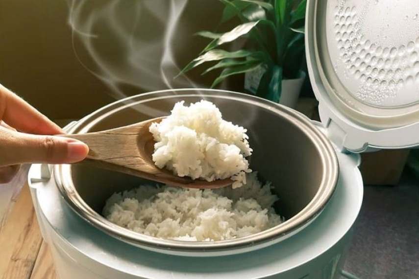 Nasi Panas vs Nasi Dingin yang Dihangatkan: Mana yang Lebih Sehat untuk Gula Darah?