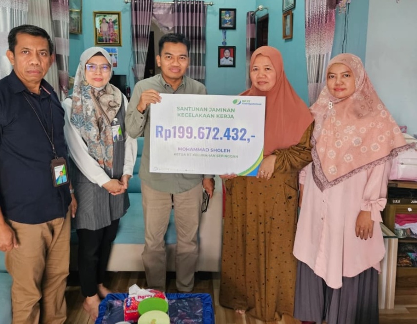 Wujud Nyata Perlindungan Pekerja, BPJS Ketenagakerjaan Balikpapan Serahkan Santunan JKM Rp199 Juta