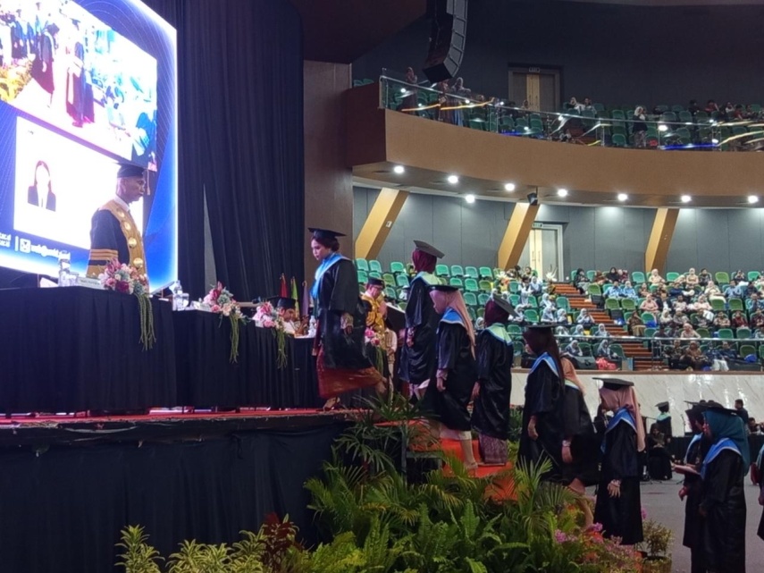 UMKT Lepas 658 Wisudawan, Rektor: Karakter hingga Kompetensi Jadi Modal Utama Dunia Kerja