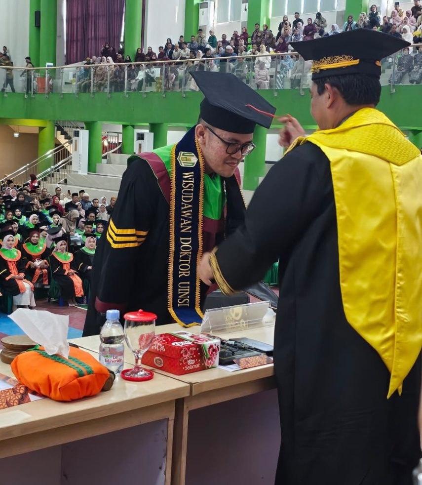 Jalan Panjang Muhammad Ridho: Dari Guru Honorer Bergaji Kecil Jadi Doktor ke-12 UINSI Samarinda