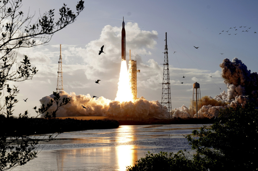 Artemis II astronauts rocket toward the moon after spending a day around Earth